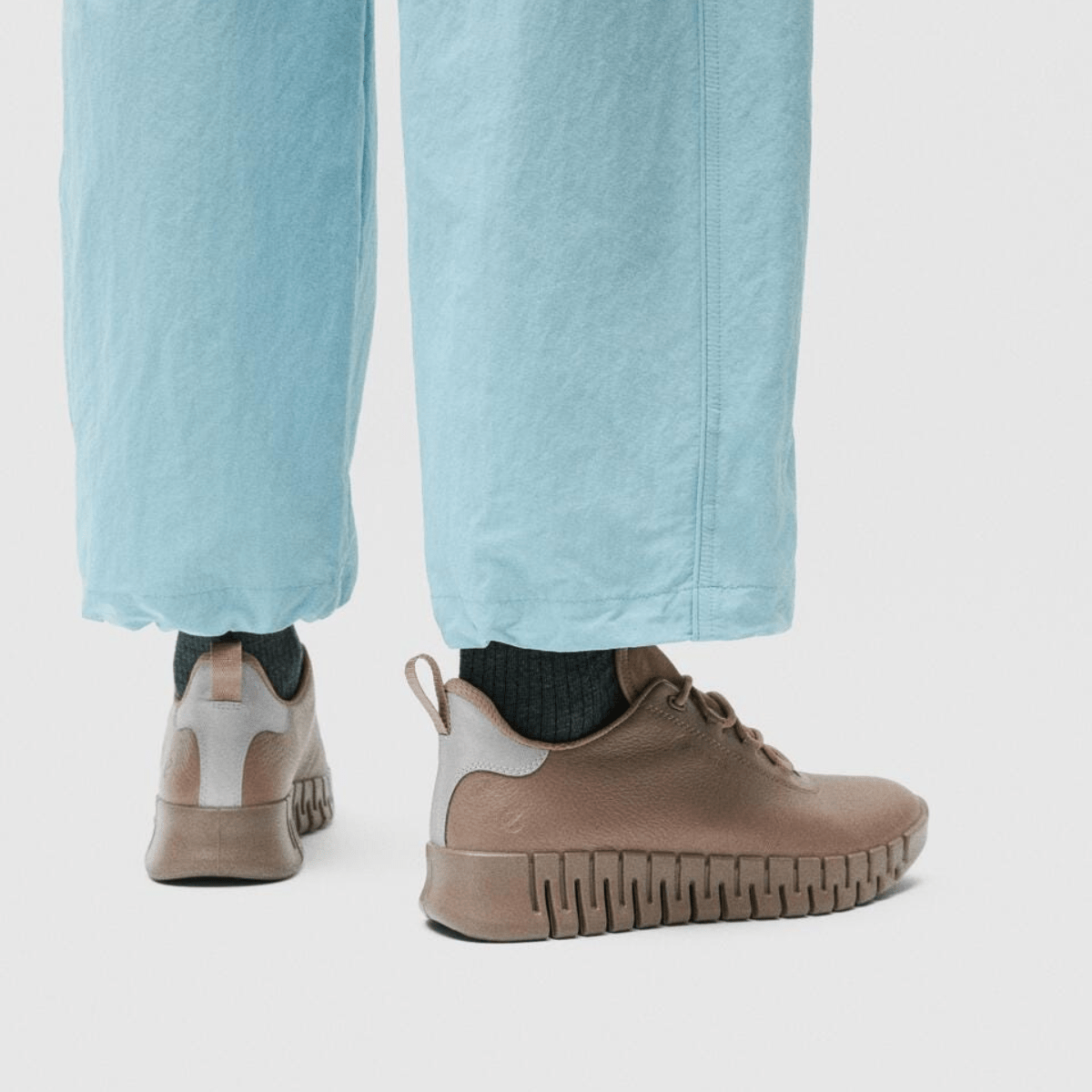 Sneaker Ecco Gruuv Goretex Suola Flessibile Pelle Gris / Taupe - Ecco - Calzature Savorè