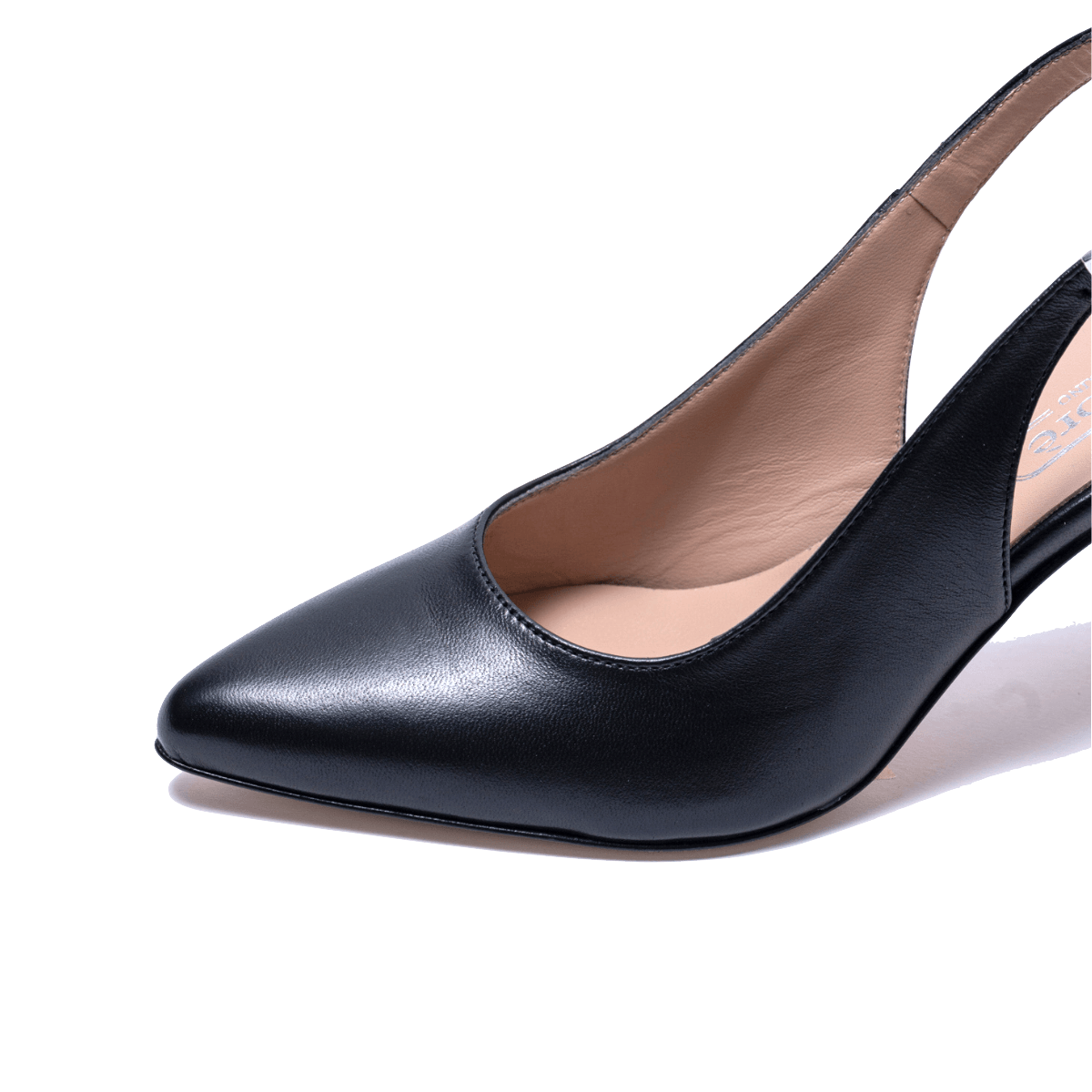 Scarpa modello chanel apontando nera
