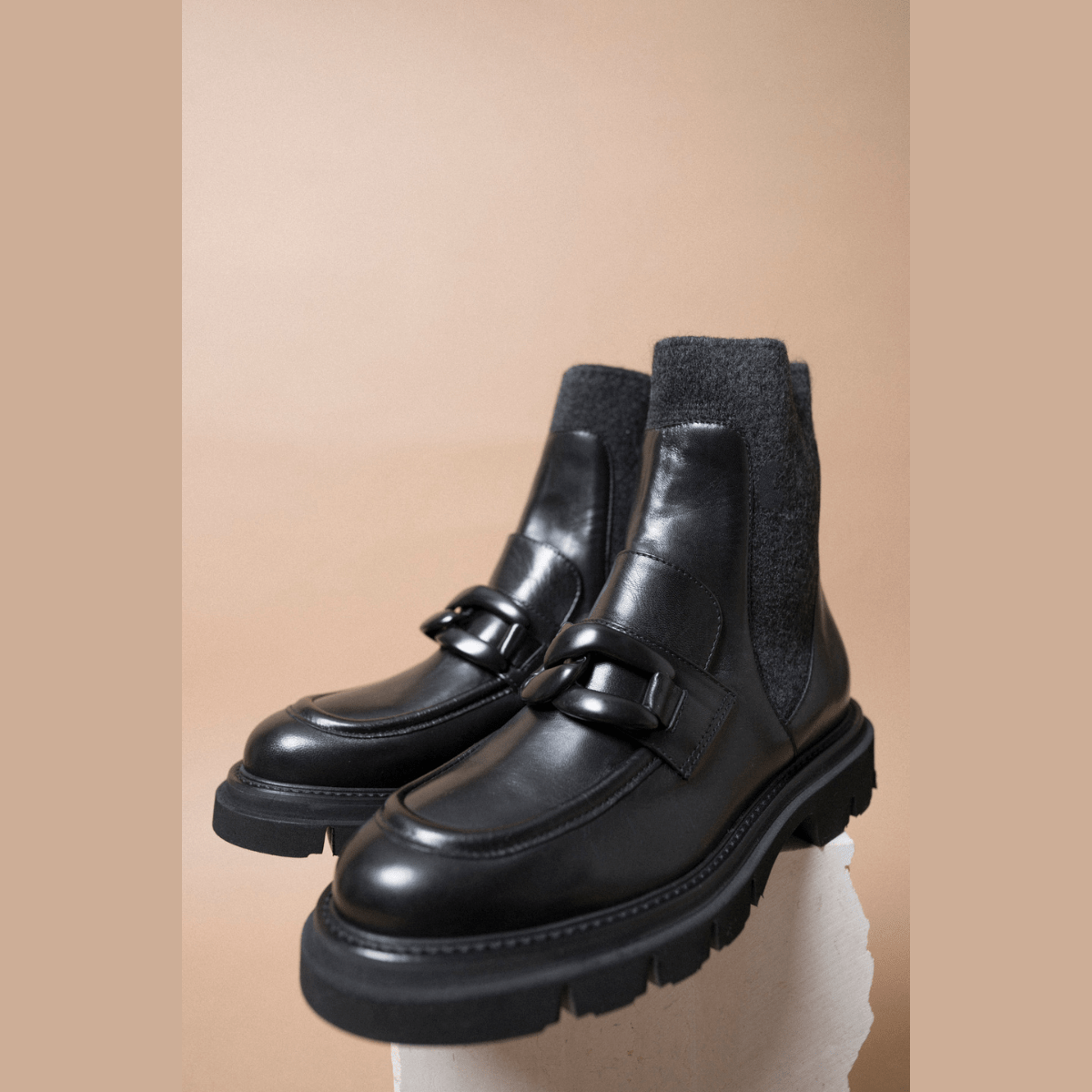 Stivaletto Beatles Luca Grossi Pelle Nero Catena Elastici Lana Cotta